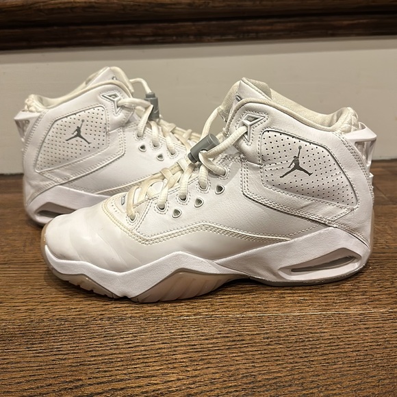 JORDAN B’LOYAL KIDS - Size 4.5 Y - Picture 3 of 9